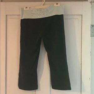 Pink Yoga pants cropped